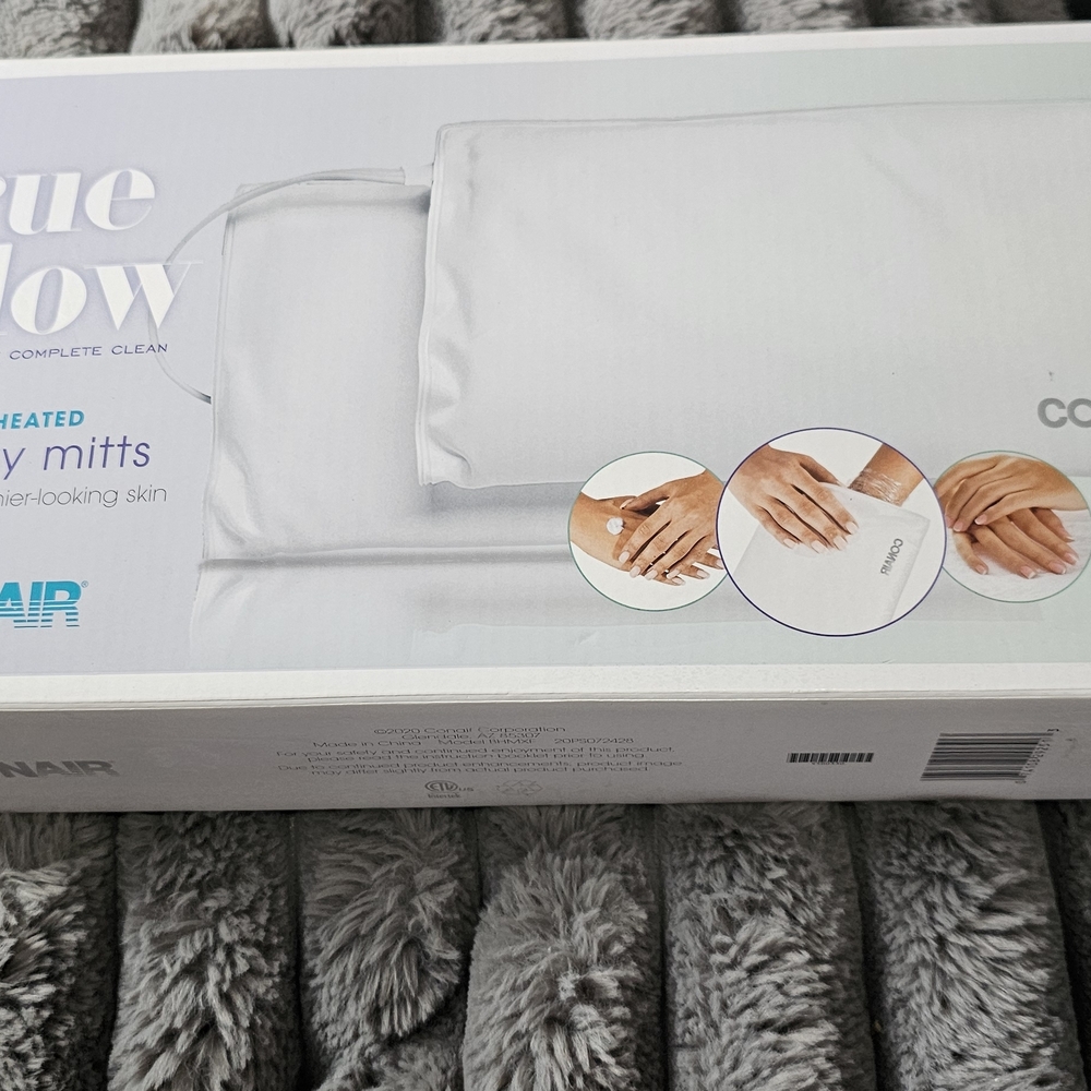 Heated Spa Mitts for Hands - White by Conair